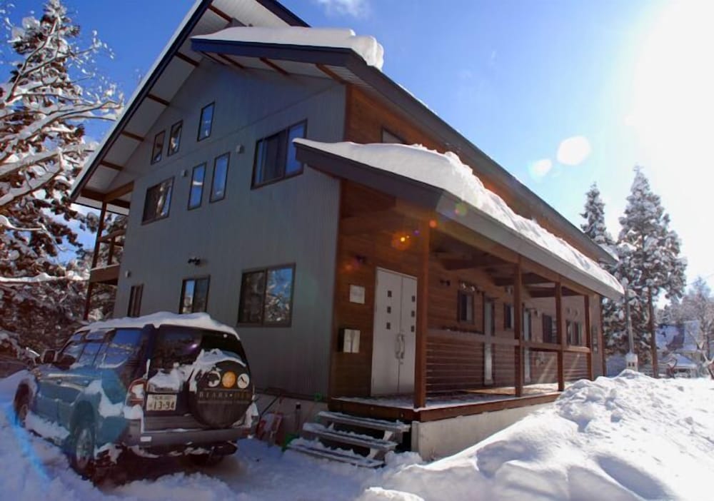 Bears Den Mountain Lodge 5/50