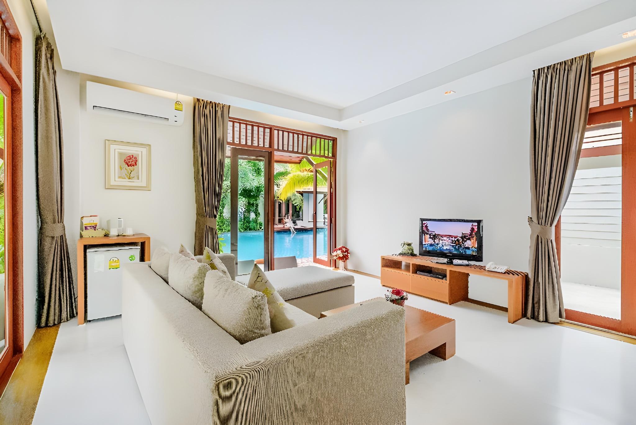 1 Bedroom, Villa, 1 King and 2 Queen Beds, Pool Access