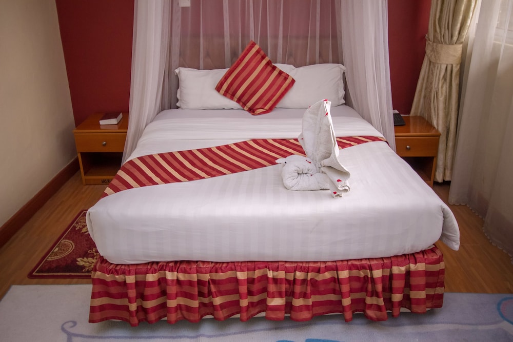 Hillcourt Resort Spa 32/76