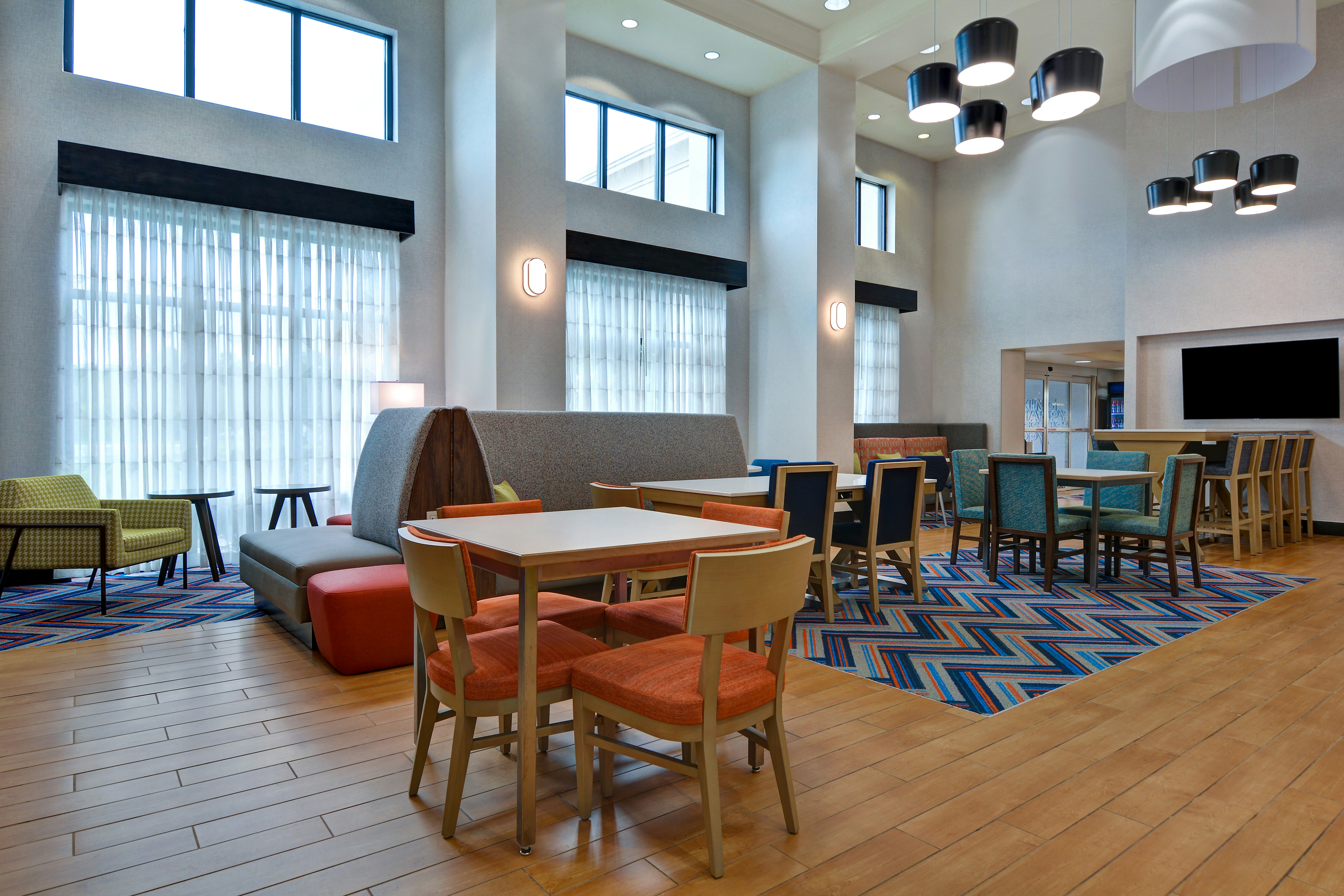 Hampton Inn and Suites Clearwater/St. Petersburg-Ulmerton Road 32/52
