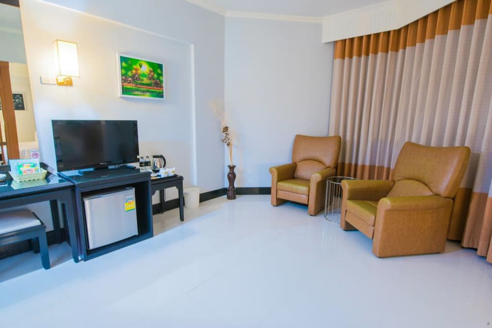 Asawann Hotel 49/68