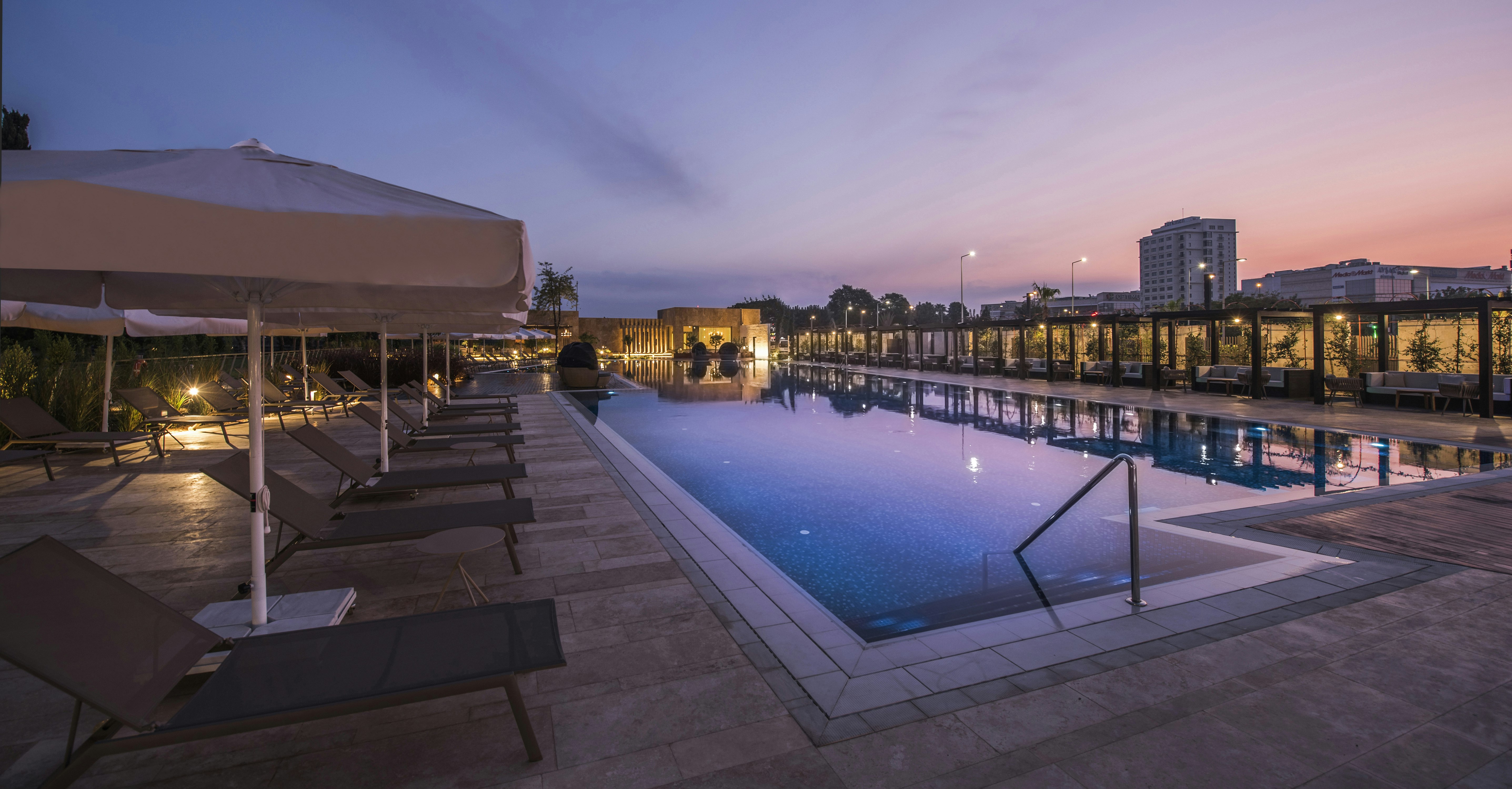 Adana HiltonSA 79/83