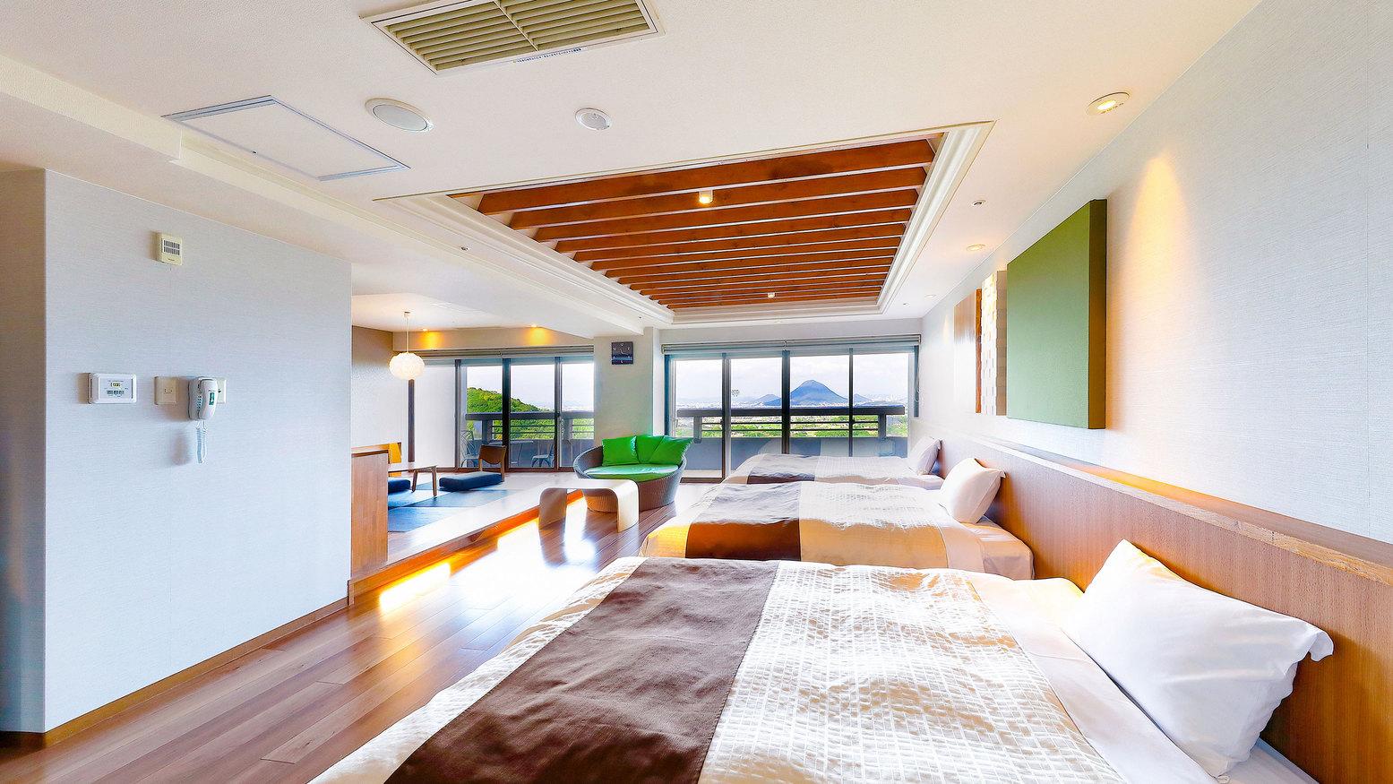 Suite, 3 Beds, No Bathroom