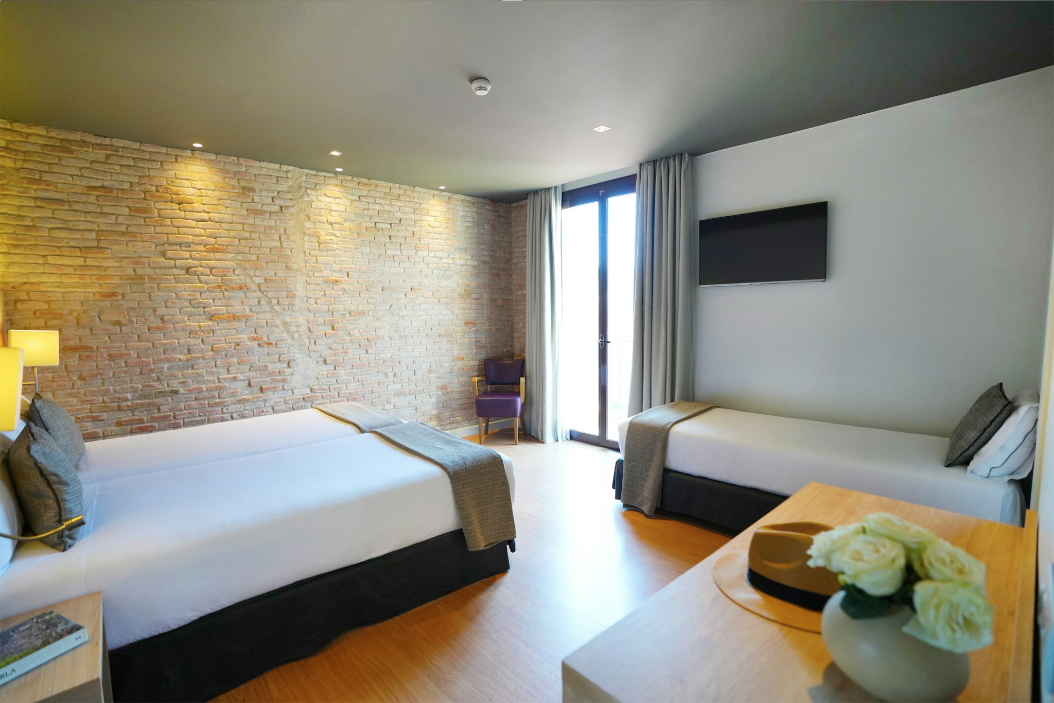 ROOM, TRIPLE