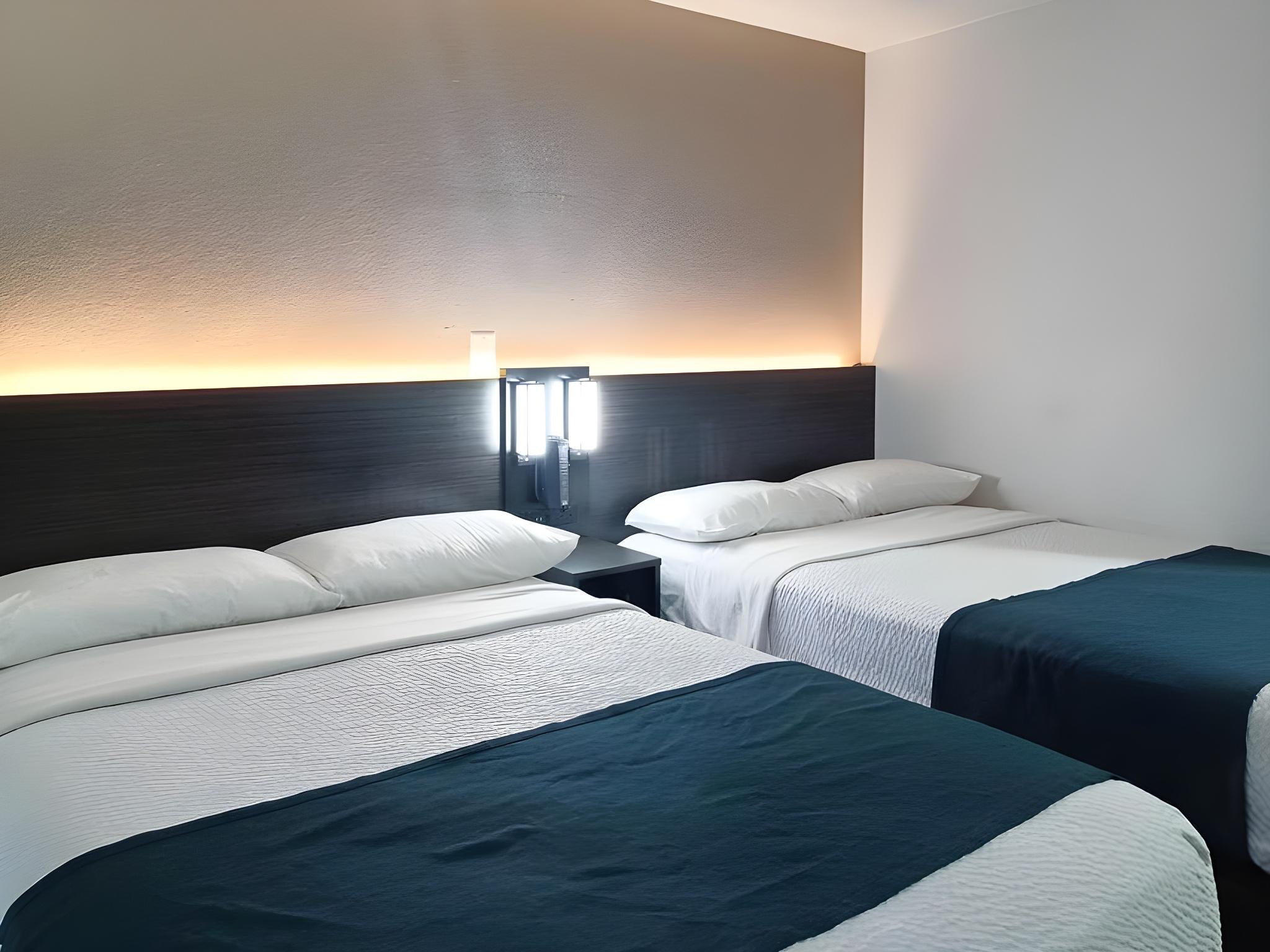 2 Full Beds - Micfridge, Smoking