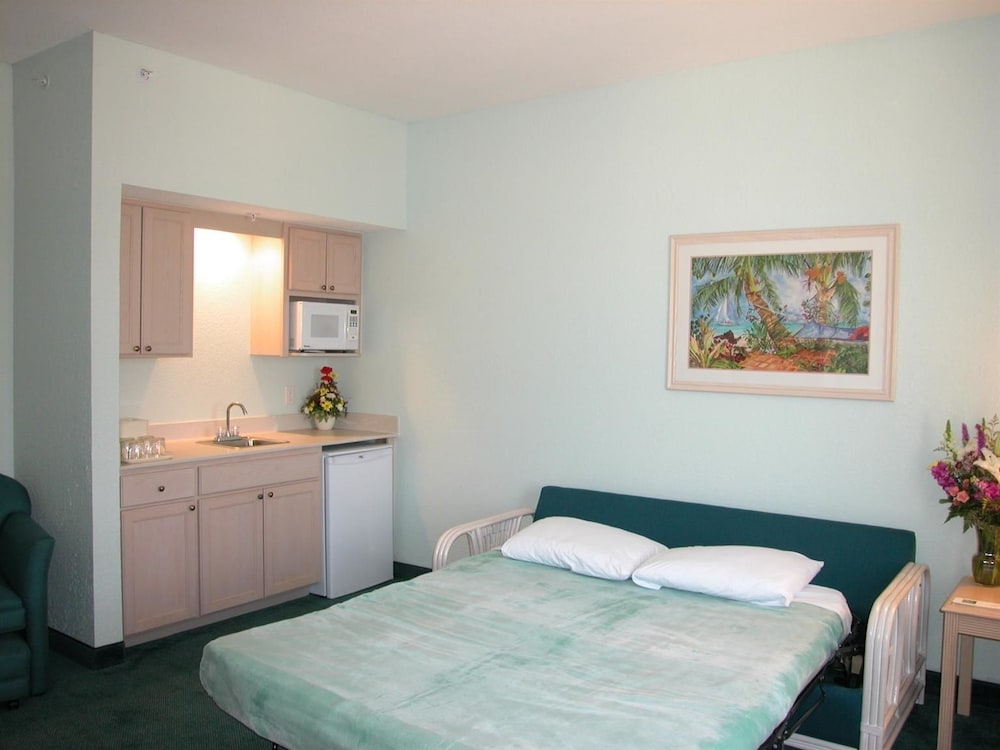 Cocoa Beach Suites 14/33