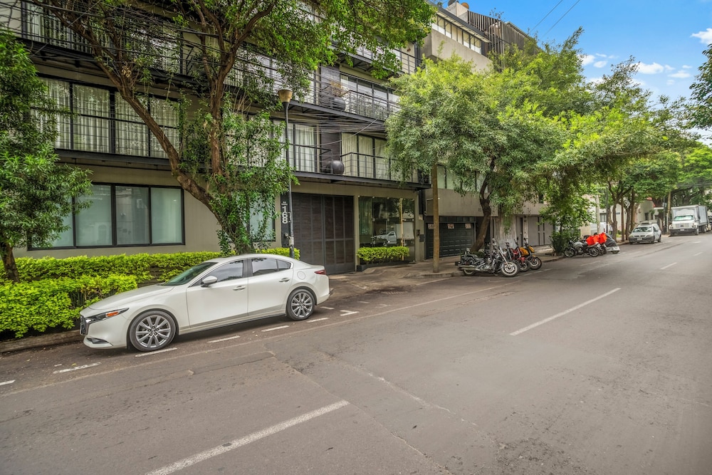Armonik Suites 58/66