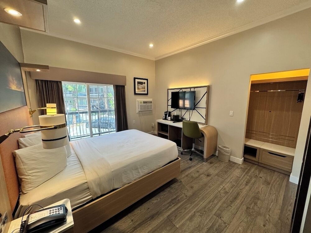Granada Inn 24/53