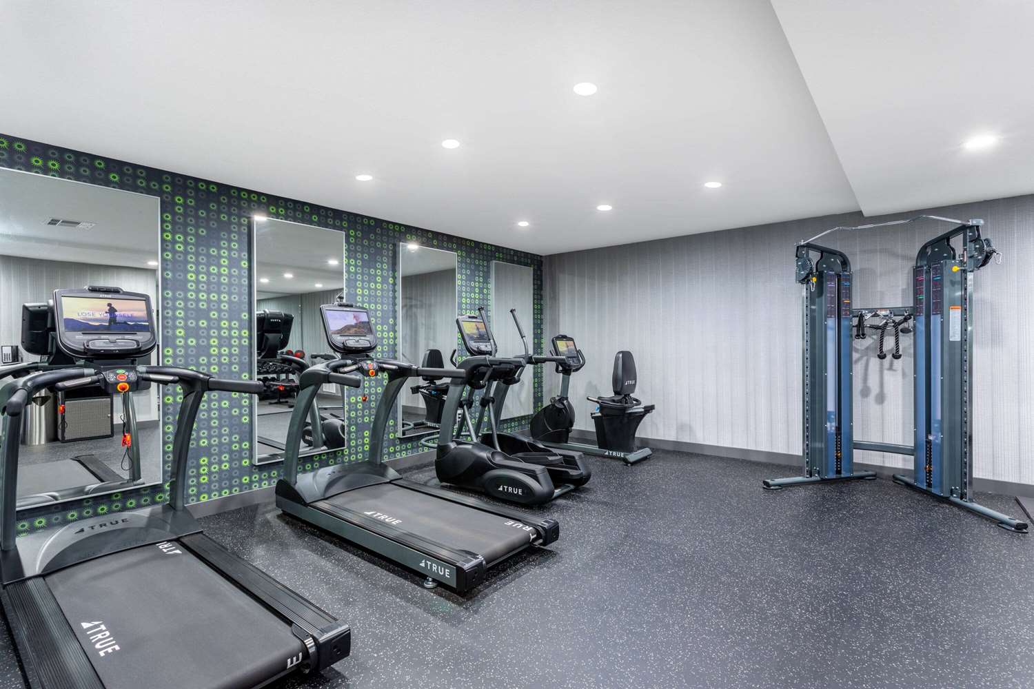 La Quinta Inn & Suites by Wyndham Tampa Central 11/22