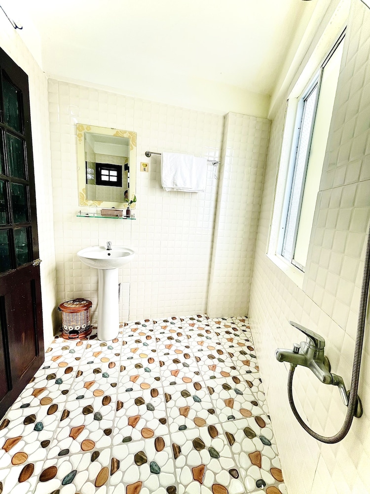 Eva Homestay 49/50