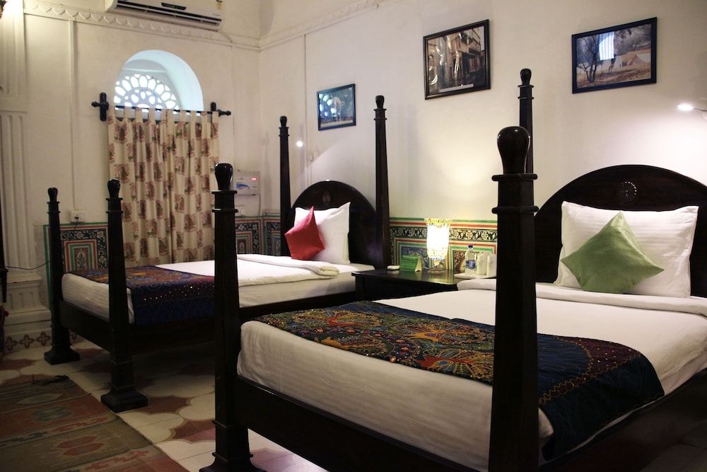 Heritage, King Bed