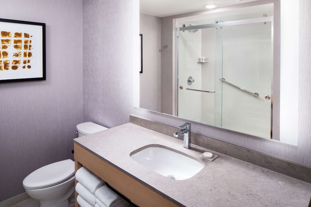 Hyatt House North Scottsdale 40/41