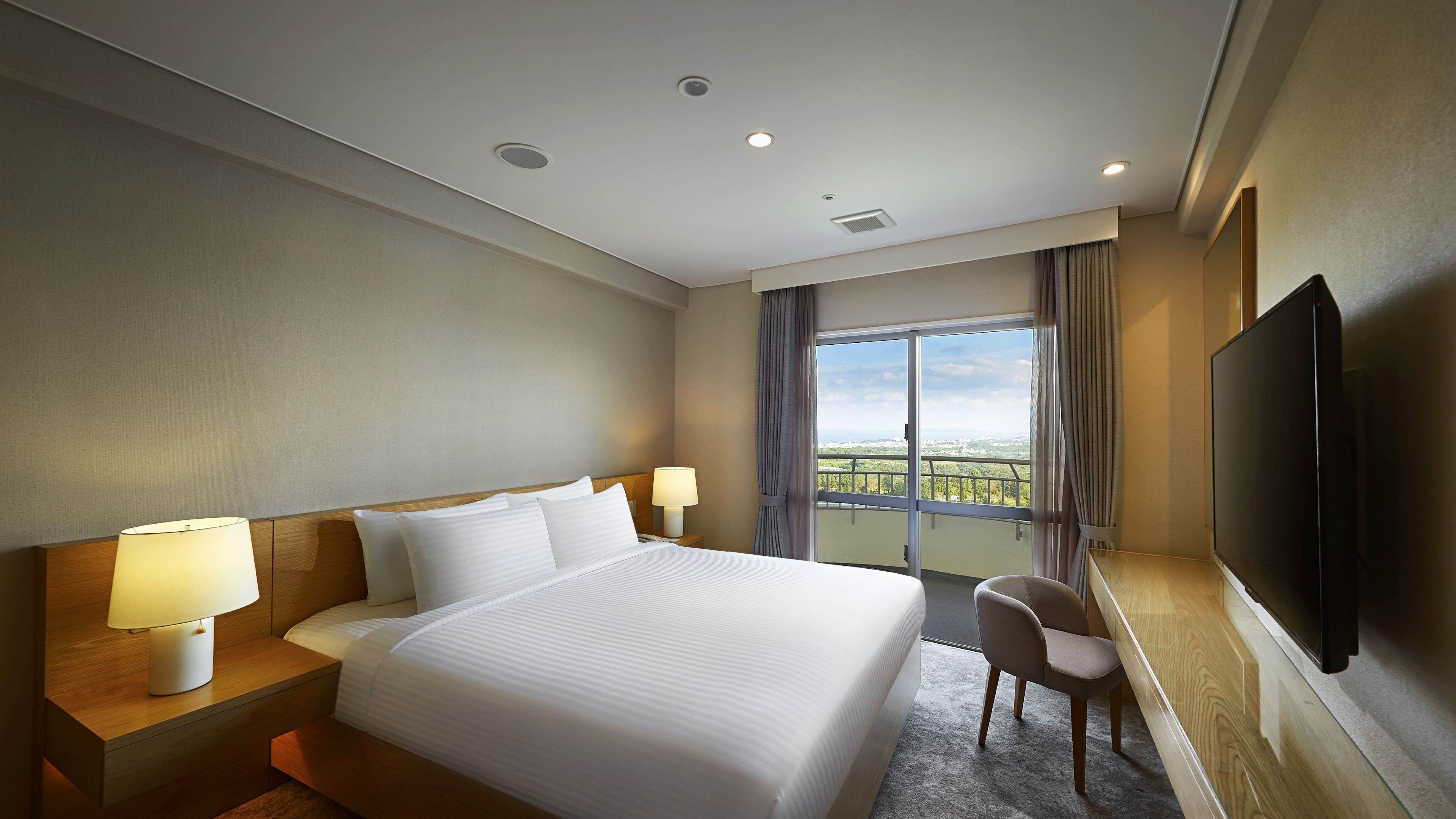 ANA Crowne Plaza Resort Okinawa Uruma Hills by IHG 15/50