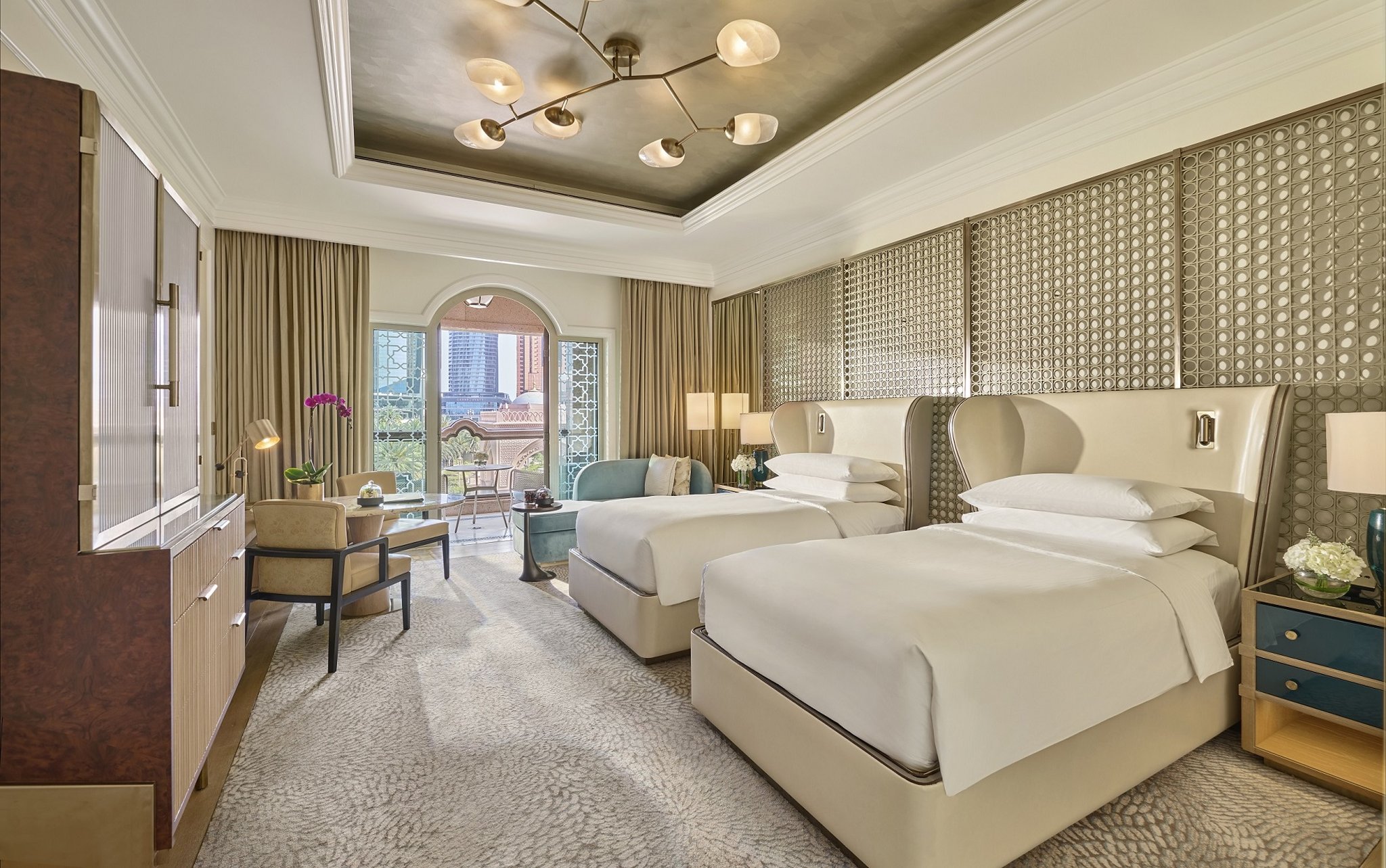 DELUXE, TWIN BEDS, CITY VIEW