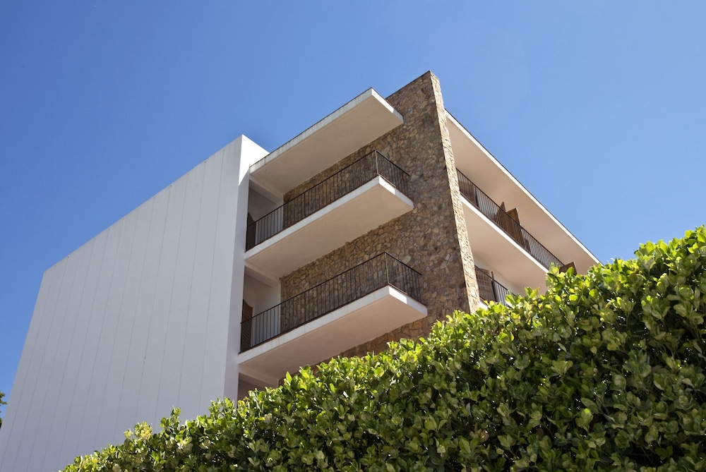 Emporda Hotel 4/66