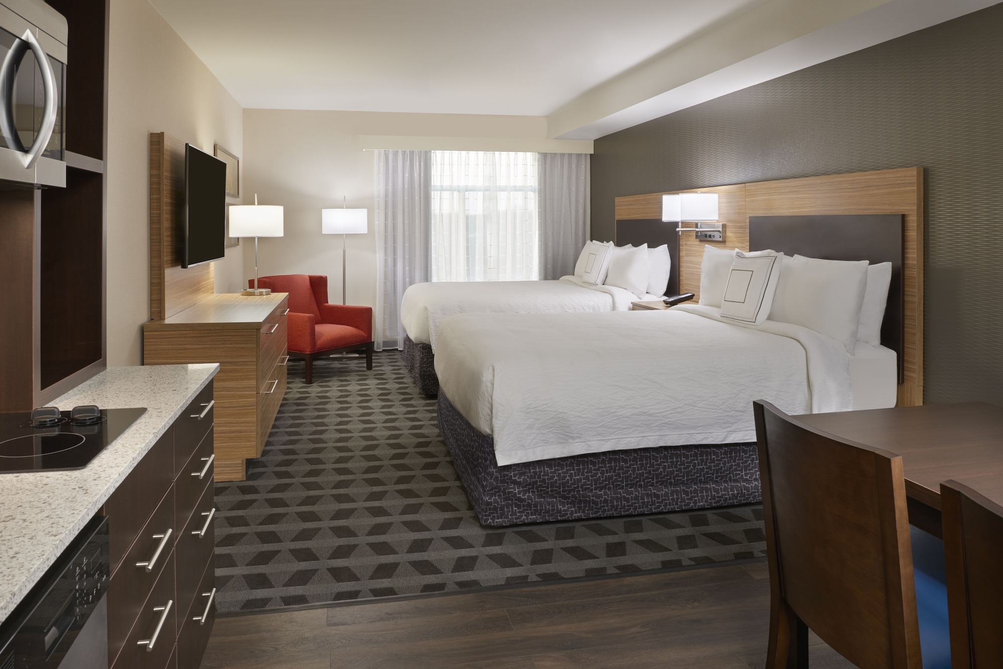 studio, 2 queen beds, kitchen, TownePlace Suites by Marriott Toronto Oakville (ex Quality Suites) 2/5