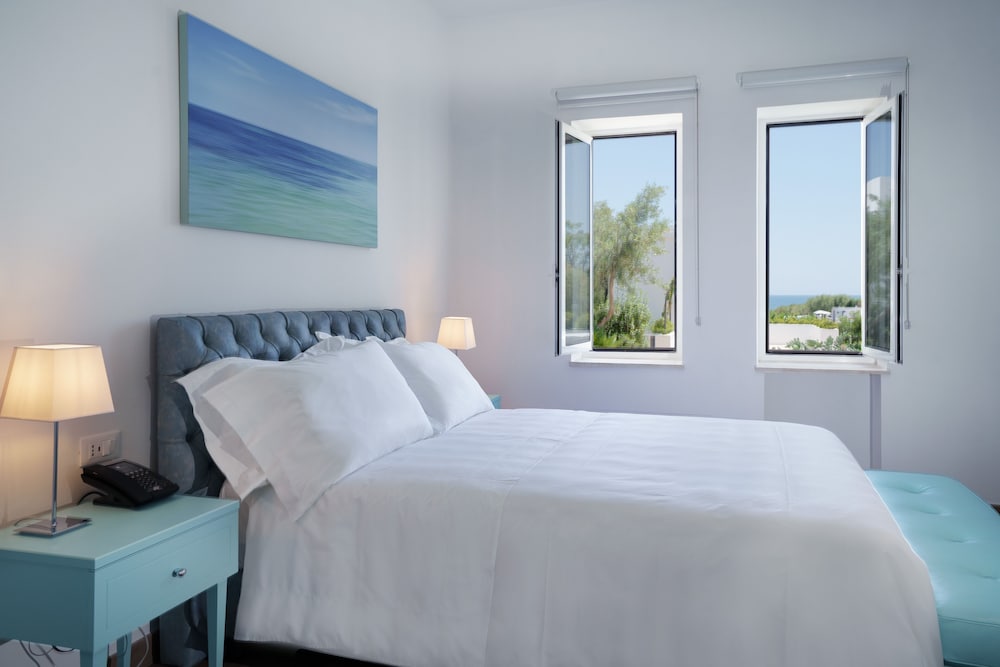 Grotta Palazzese Beach Hotel 12/61