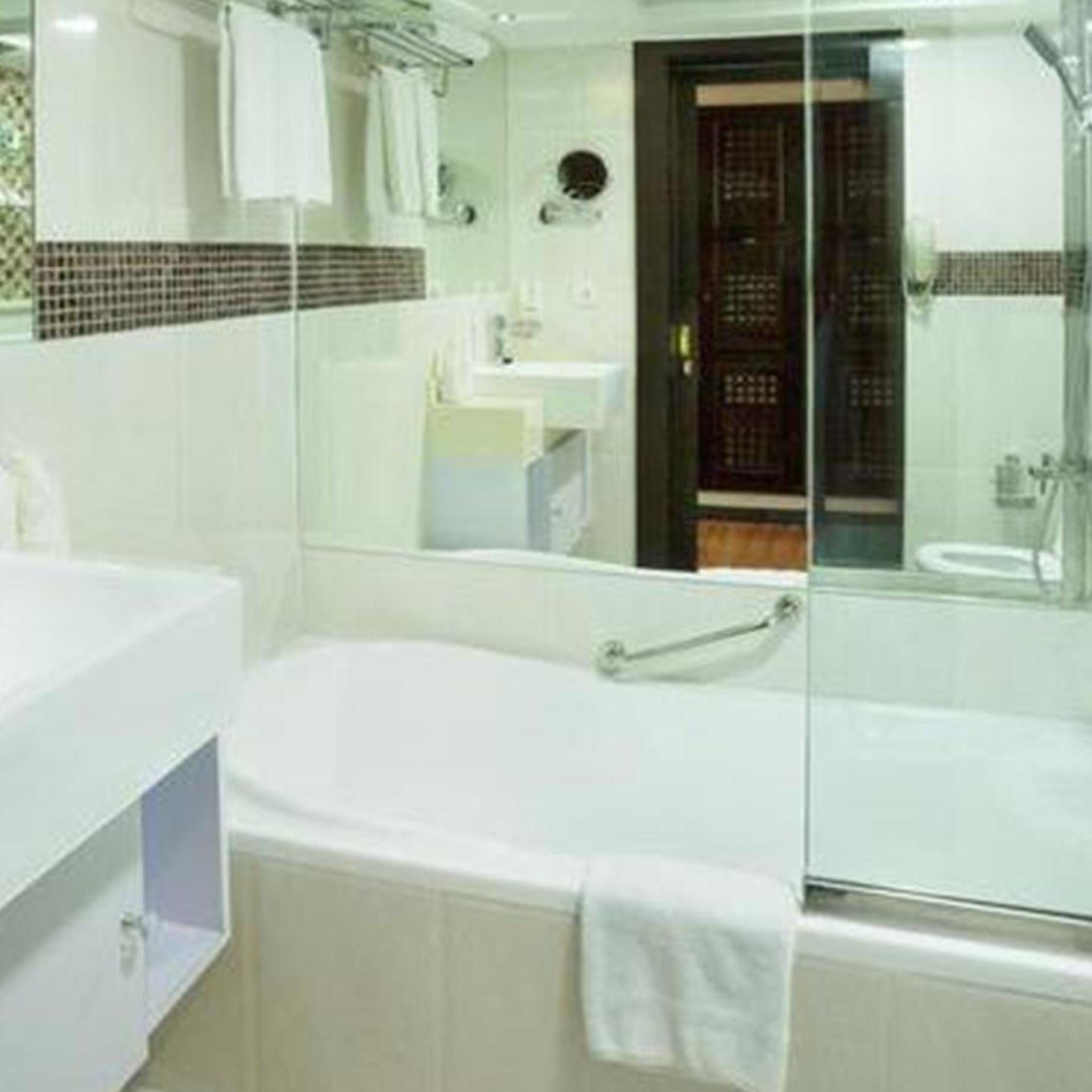 جناح بسرير كينج بغرفة نوم واحدة، Arabian Courtyard Hotel & Spa 4/4