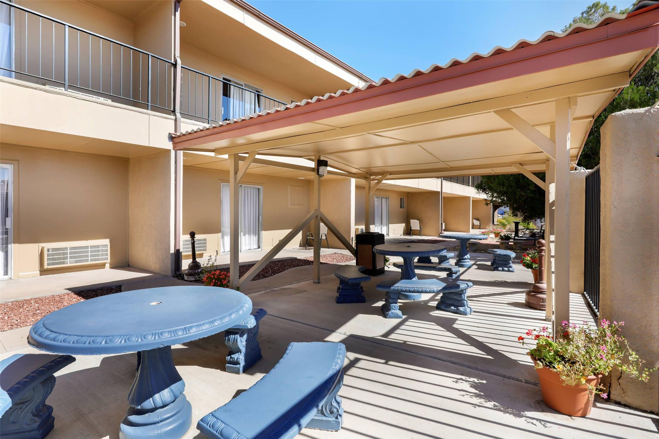 Econo Lodge Inn & Suites Socorro NM 4/12