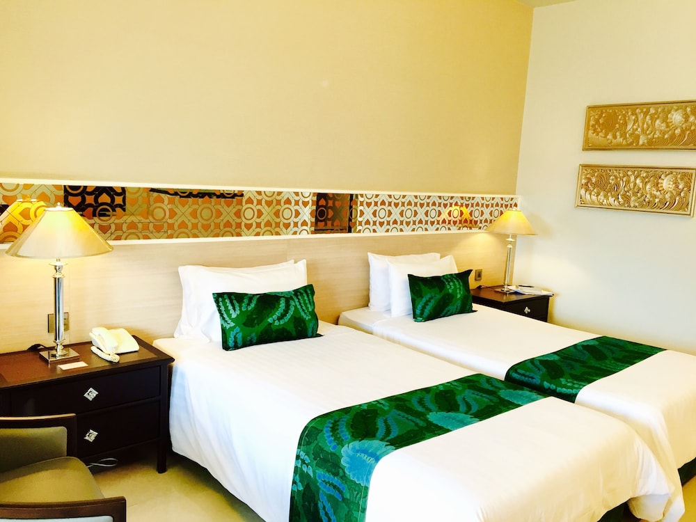 Indra Regent Hotel 16/82
