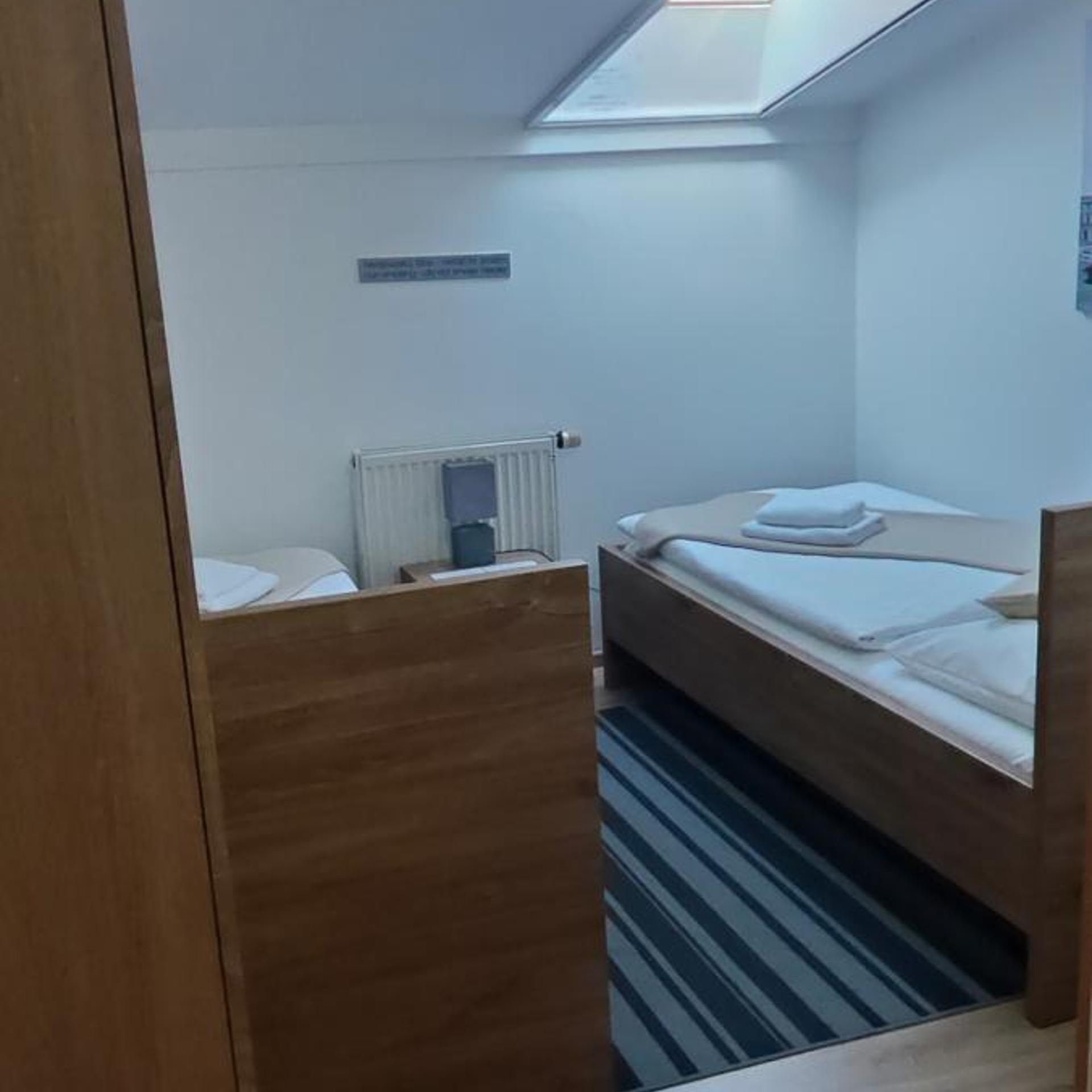 Room, Twin Beds, Small