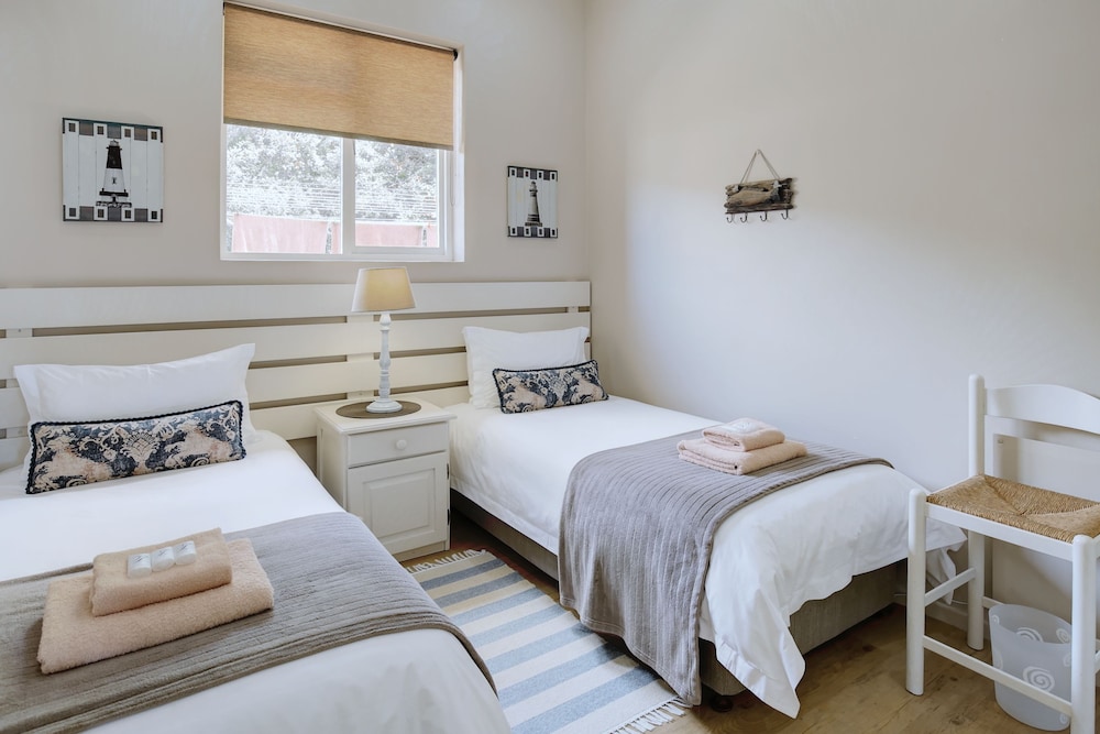 3 BEDROOMS