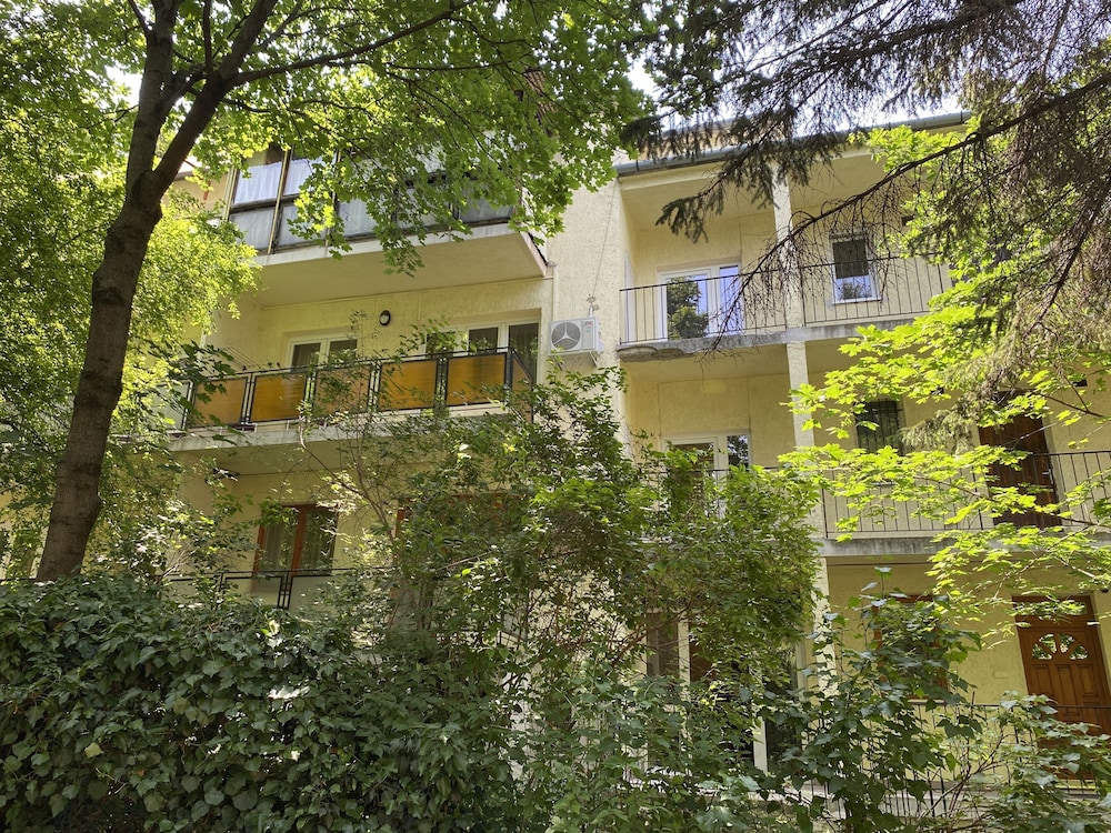 GOLD HOTEL APARTMENTS 40/50