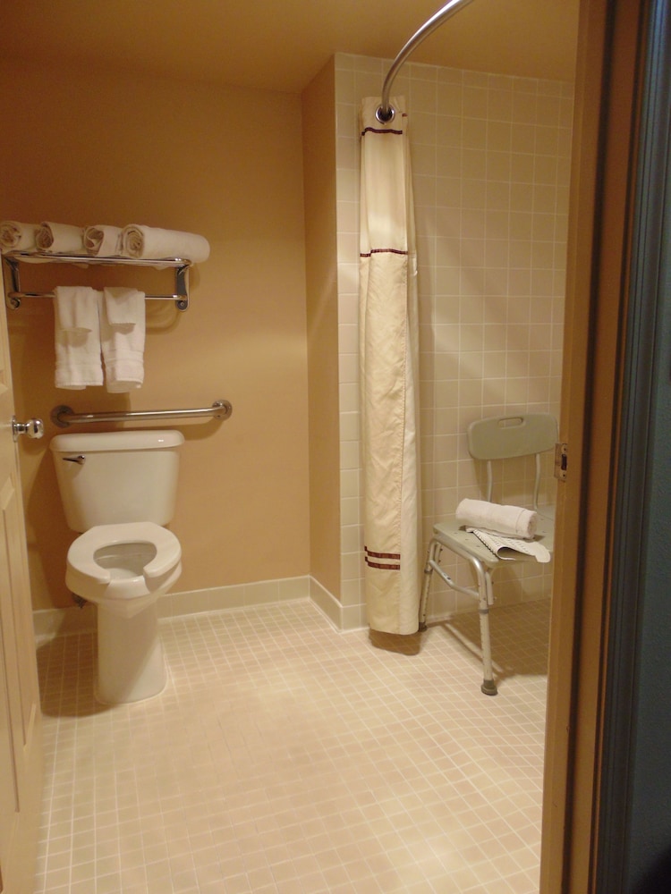 Best Western Plus King's Inn & Suites 12/37