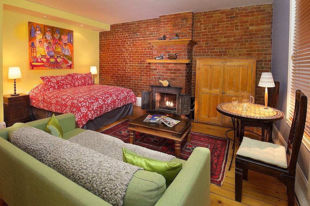 Petite Auberge Les Bons Matins B&B 29/72