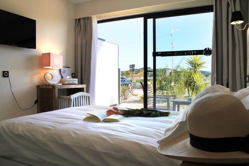 RIVES D'OR HOTEL 30/70