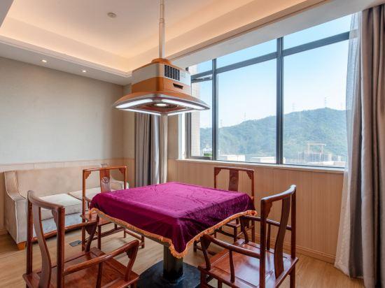 Vienna International Hotel (Zhuhai Gaolangang International) 50/56