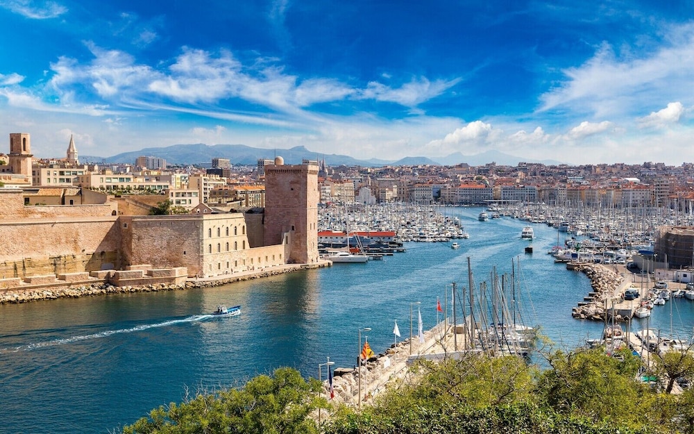 Golden Tulip Martigues Provence 39/43