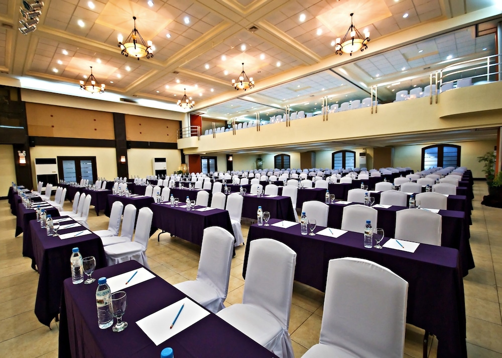 Henann Regency Resort & Spa 59/75