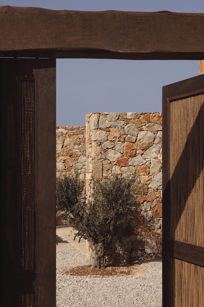 Gundari Folegandros 40/50