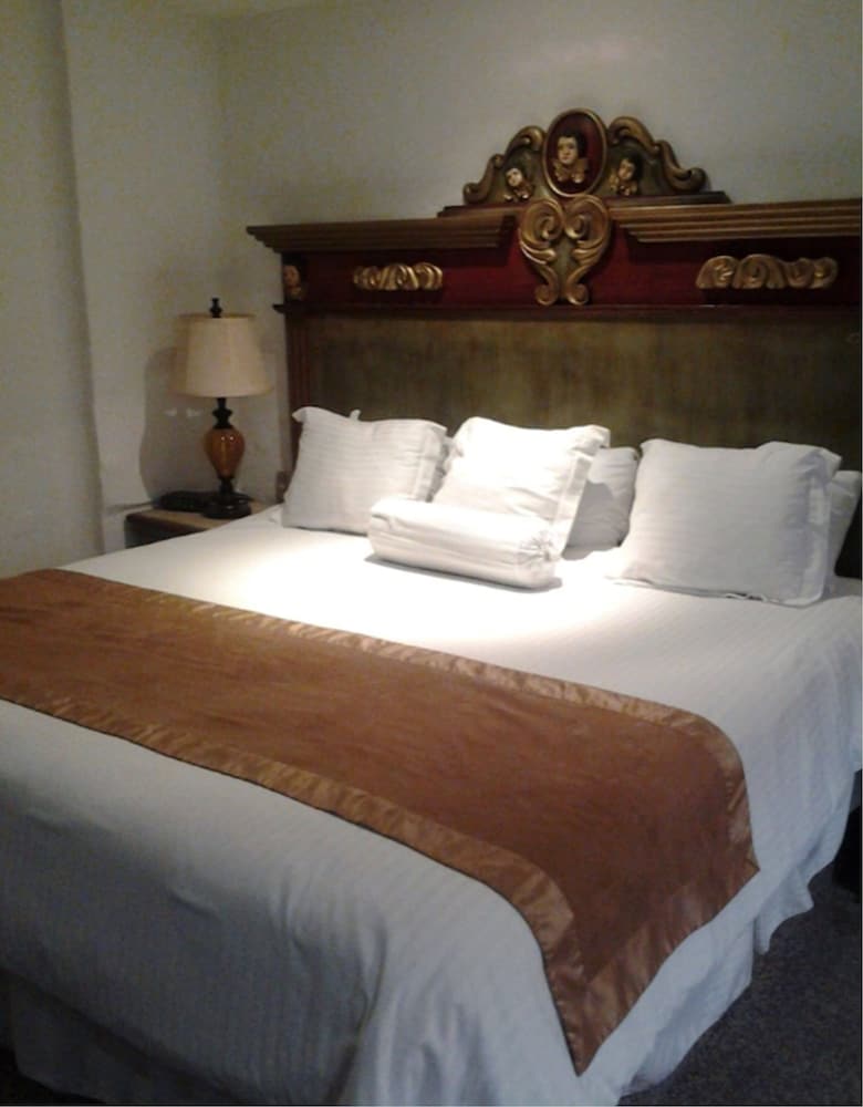 Howard Johnson by Wyndham Morelia Calle Real 29/63