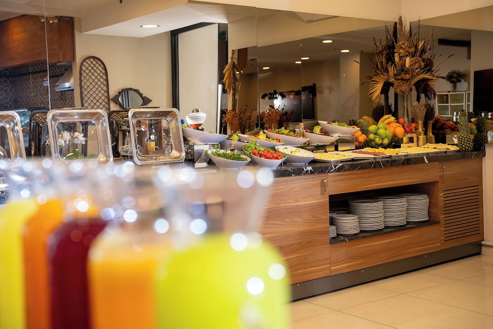 Mari Suites Hotel 37/63