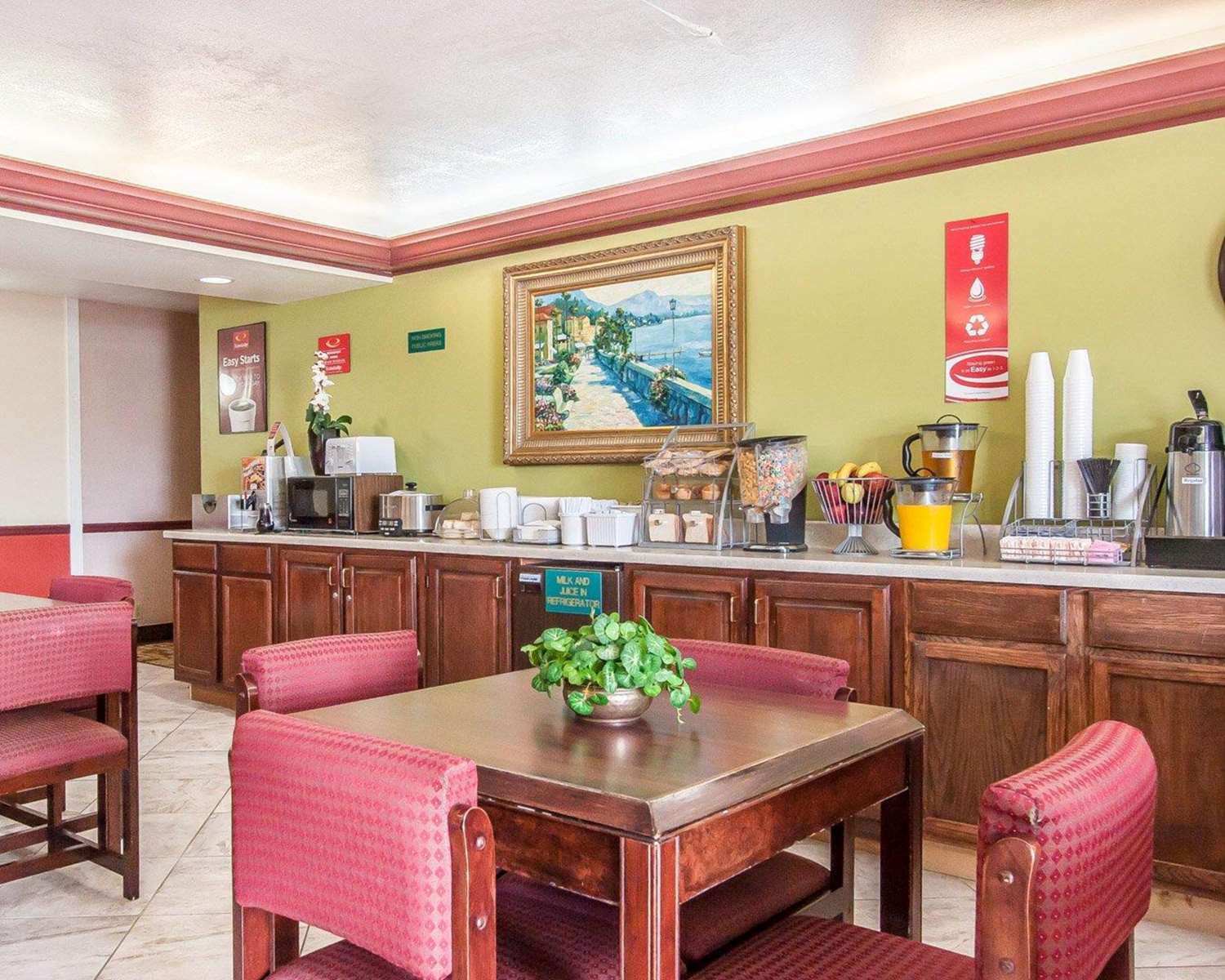Econo Lodge Dexter MO 23/26