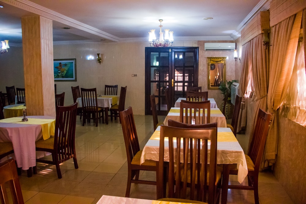 Heritage House Square Hotel 52/64