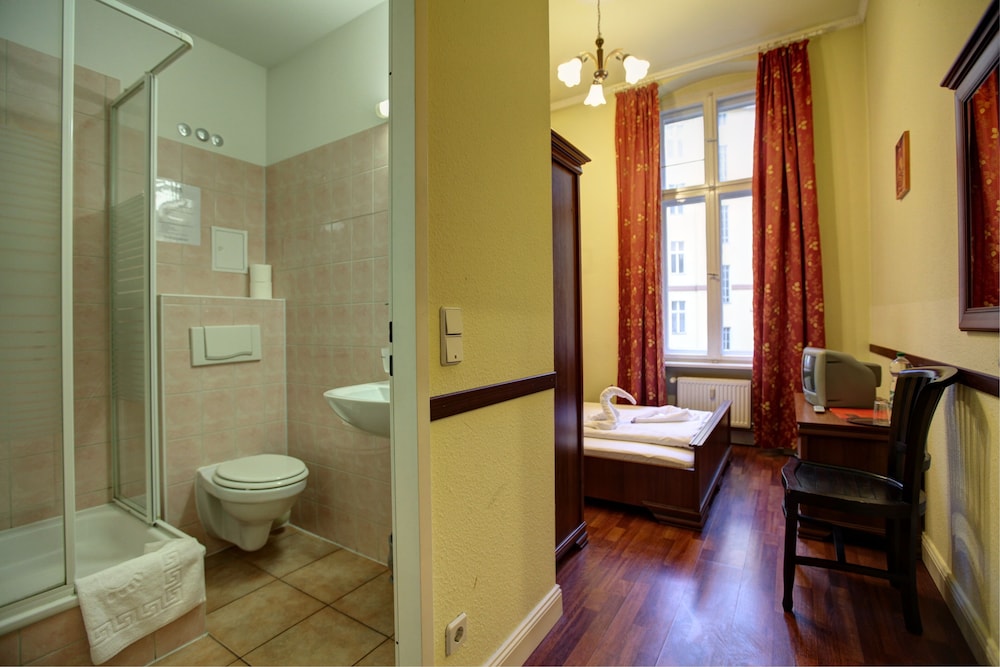 Hotel-Pension Bernstein 23/25