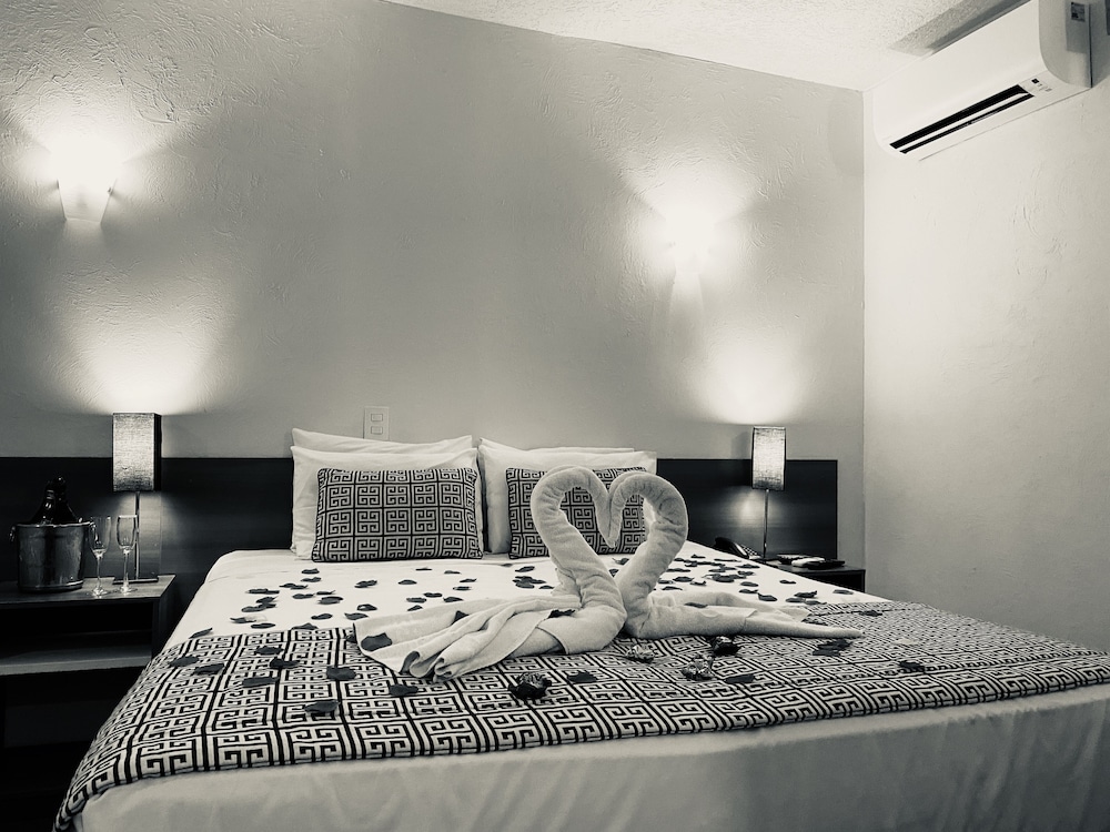 Lummina Hotel 10/42