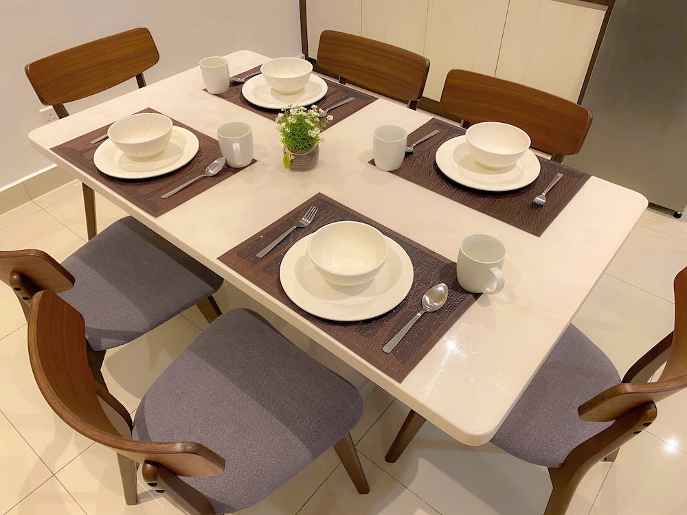 AZ HOTEL & SERVICED APARTMENTS 24/36