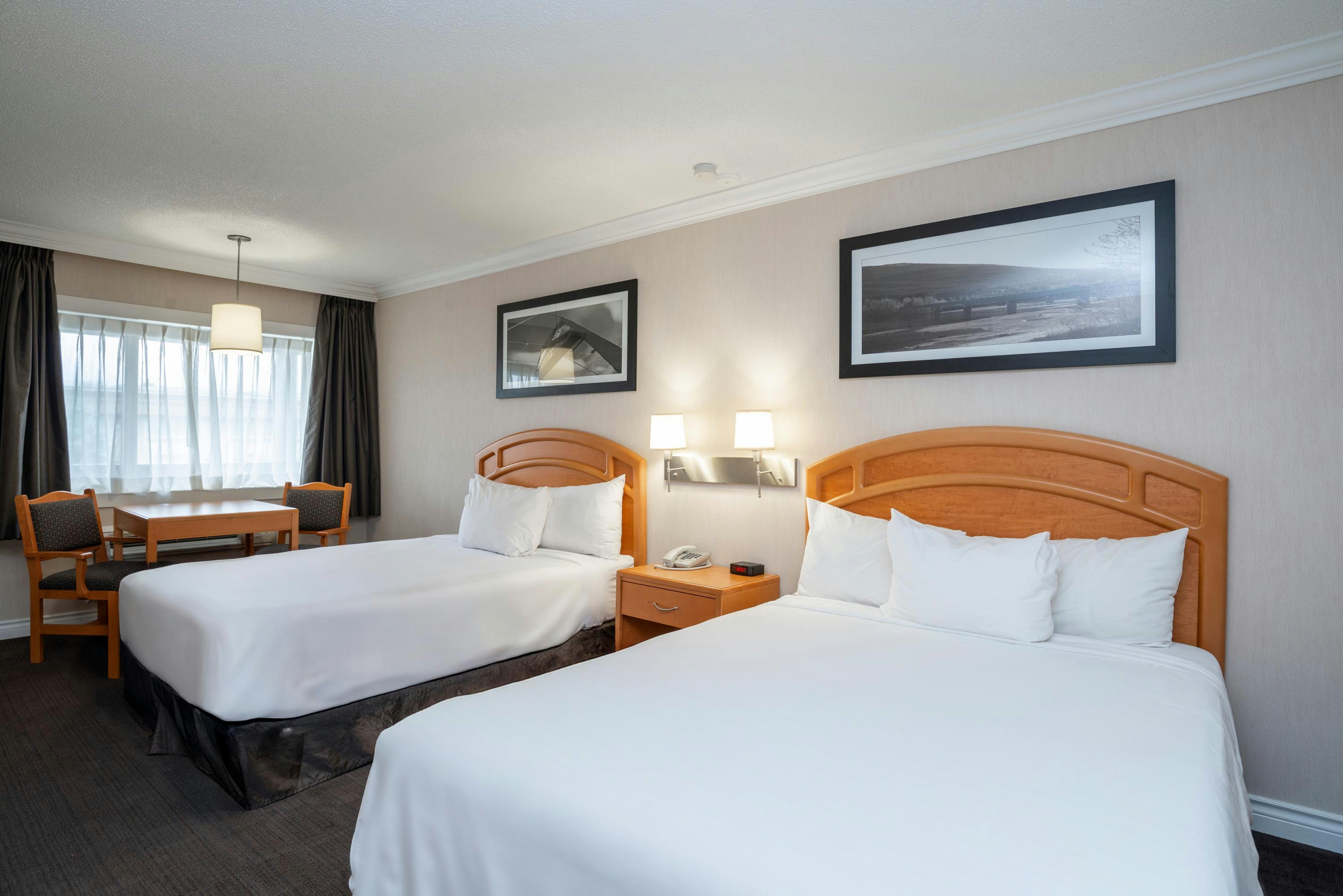 Studio, 2 Queen Beds, Kitchen, Monashee Building