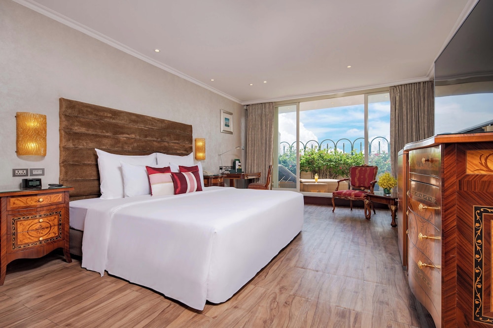 Windsor Plaza Hotel 24/78