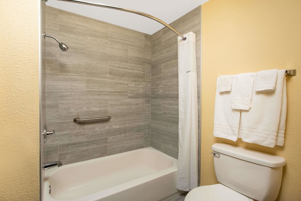 Days Inn By Wyndham Carthage 11/29