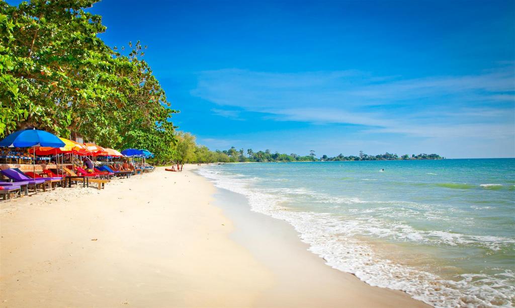 Howard Johnson Plaza by Wyndham Blue Bay Sihanoukville 36/48