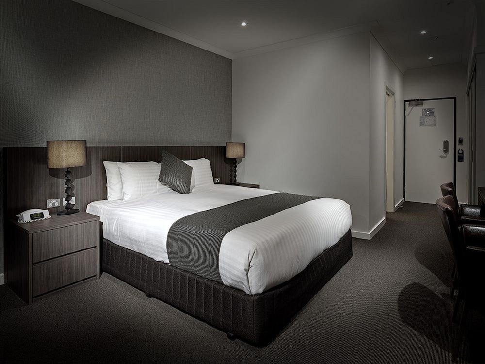 Lakes Resort Hotel 13/32