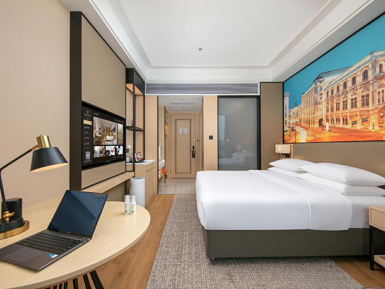 Chengdu Vienna International Hotel (Shuangliu Airport Terminal Beijing Hualian Branch) 24/36