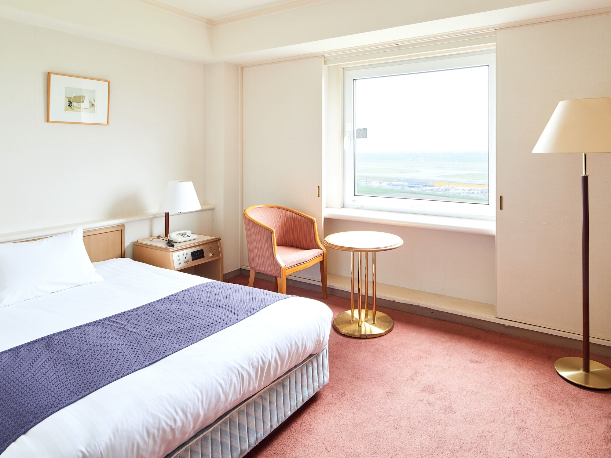 ROOM, SINGLE