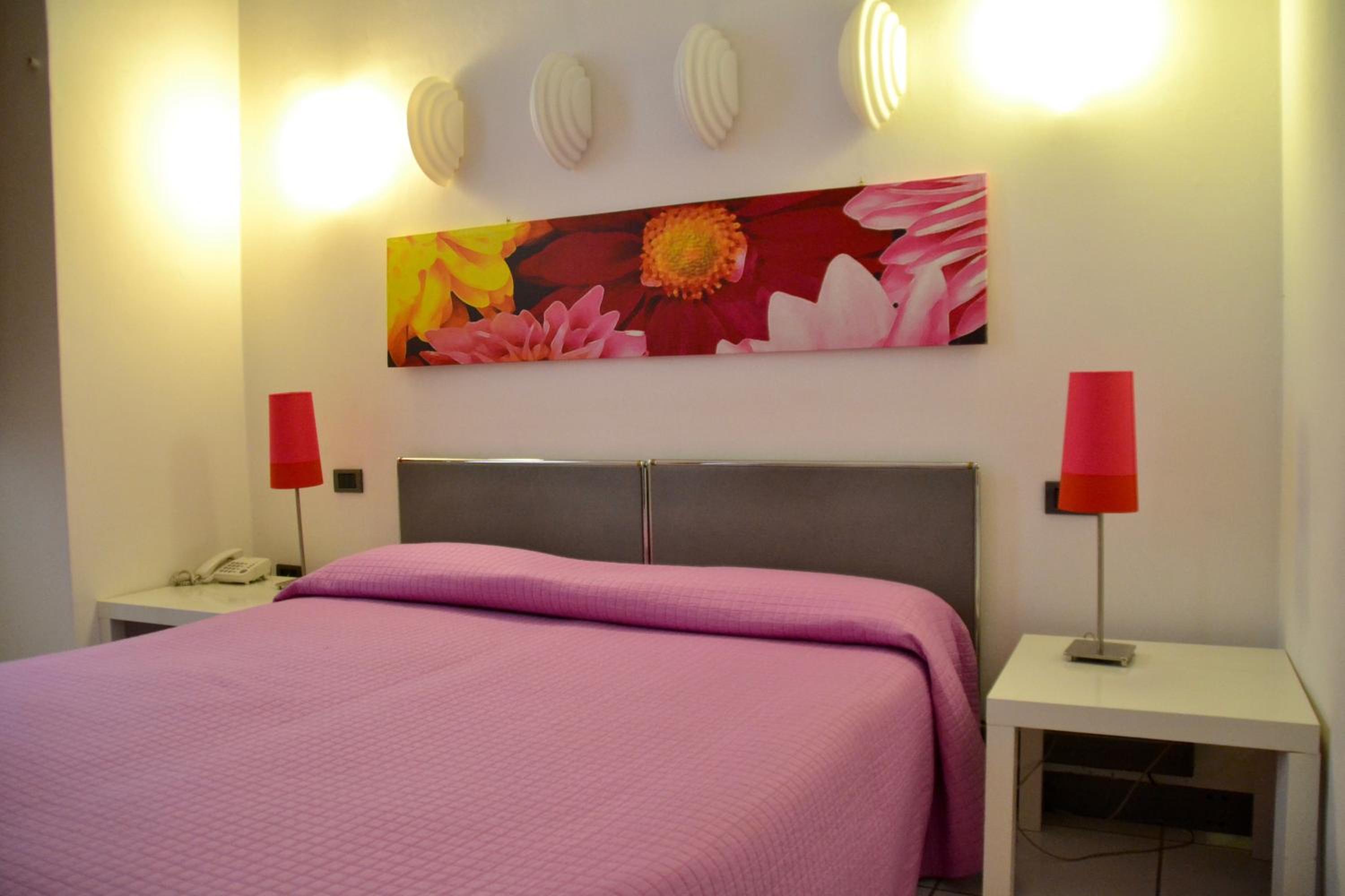 Hotel Italia 11/50