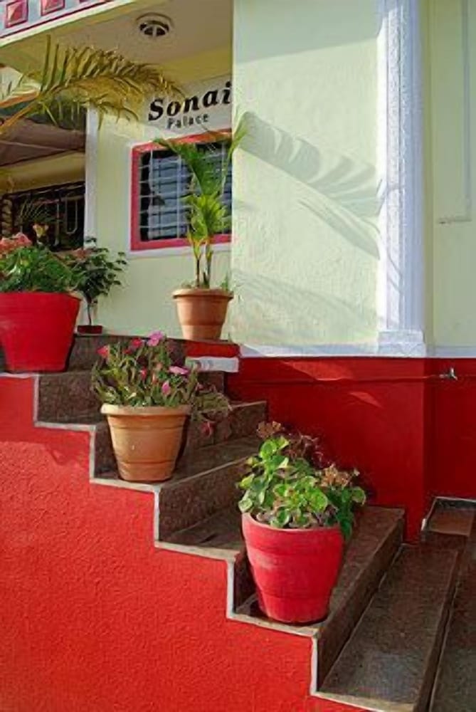 Shanti's Hotel Sonai 2/7